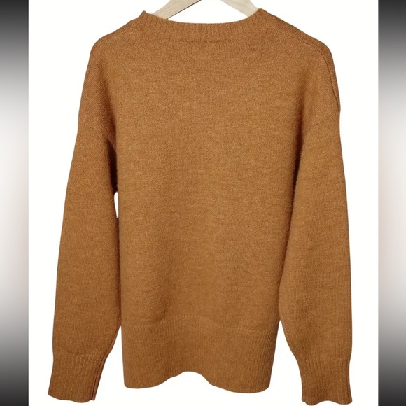 Elegant Cozy Deer Embroidered Crew Neck Sweater - Picture 4 of 7